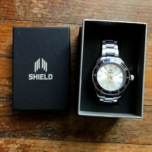 Shield Abyss Bracelet Watch Silver/Black